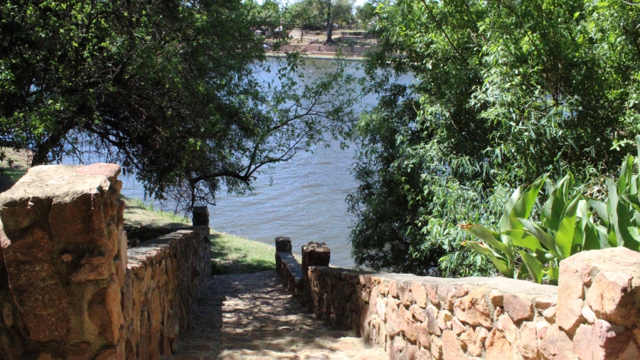 5 Bedroom Property for Sale in Parys Free State